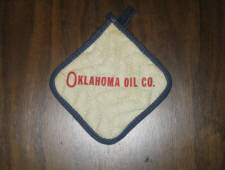 Oklahoma Oil Co. oven mit, $15.